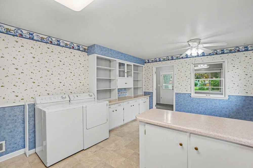24 E 32nd Street Holland, MI 49423