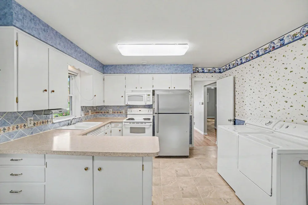 24 E 32nd Street Holland, MI 49423