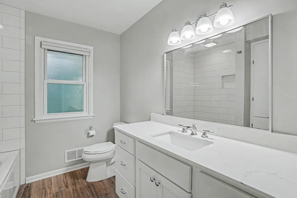 24 E 32nd Street Holland, MI 49423