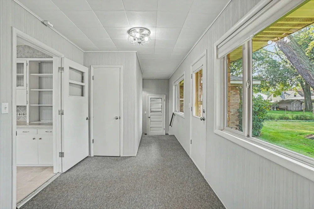 24 E 32nd Street Holland, MI 49423