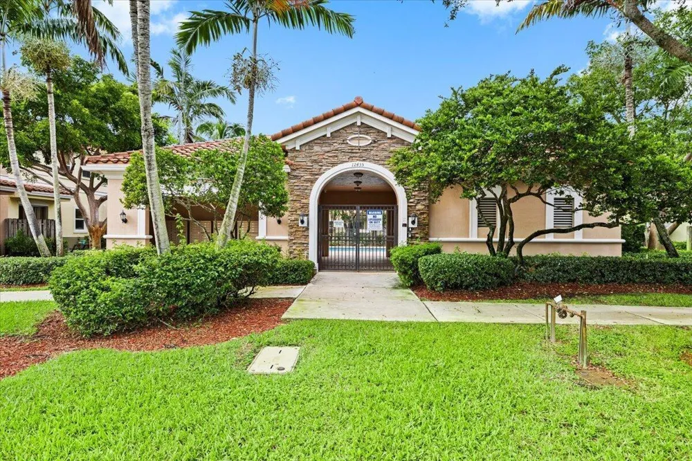 130 EMERALD CREEK TERRACE Plantation, FL 33325