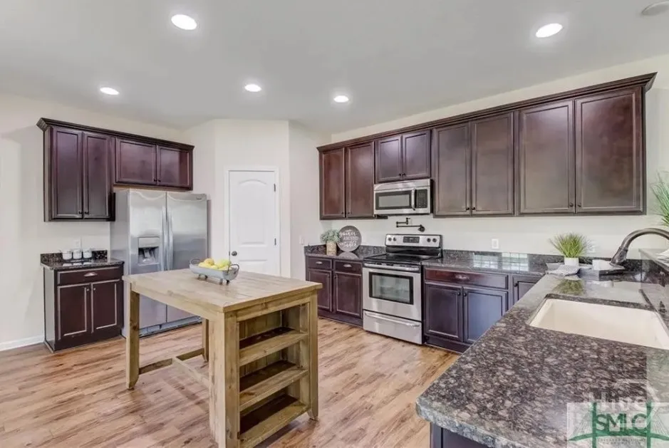 196 Calm Oak Circle Savannah, GA 31419