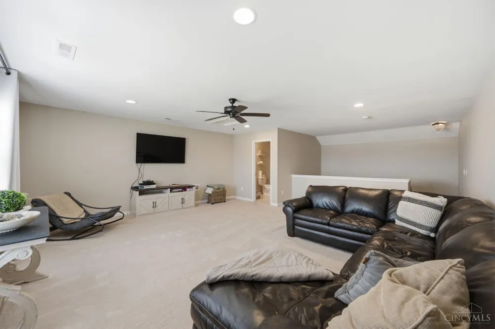 5235 Peterborough Drive Green, OH 45002