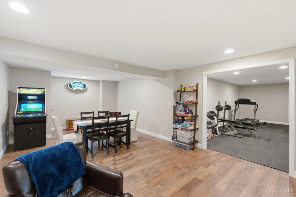 5235 Peterborough Drive Green, OH 45002