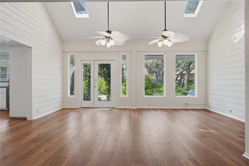 101 Peachtree Drive Rockport, TX 78382