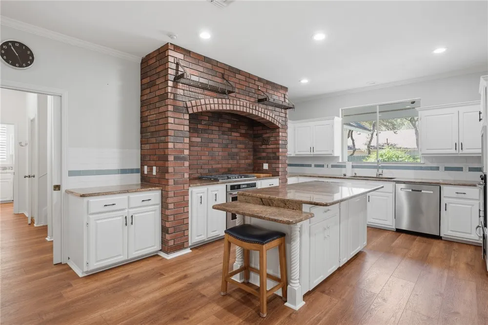101 Peachtree Drive Rockport, TX 78382