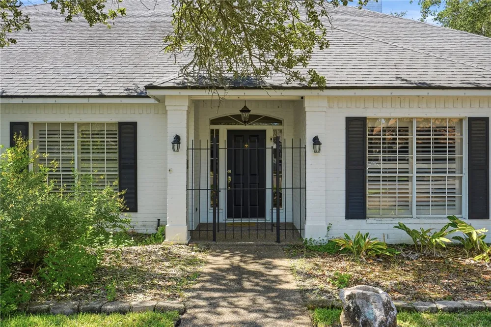 101 Peachtree Drive Rockport, TX 78382