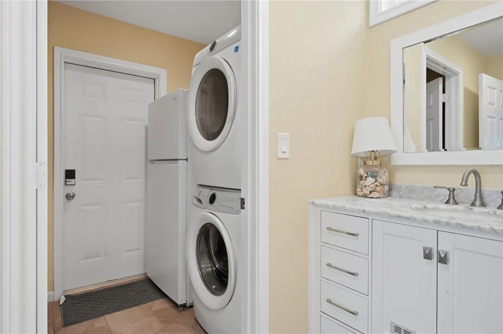 184 Port St Claire City By The Sea, TX 78336