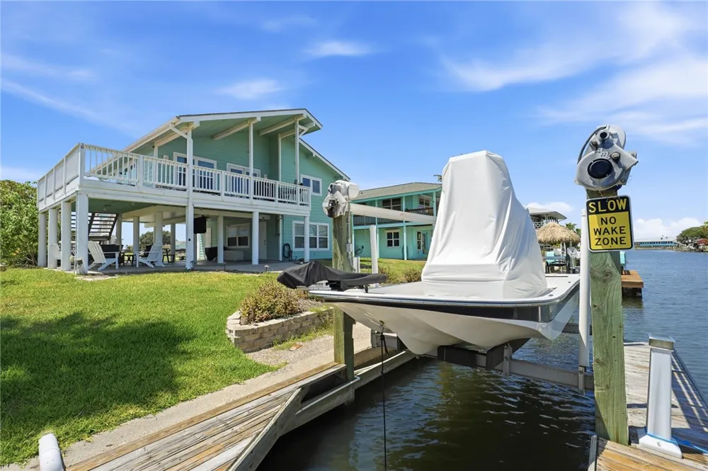 184 Port St Claire City By The Sea, TX 78336