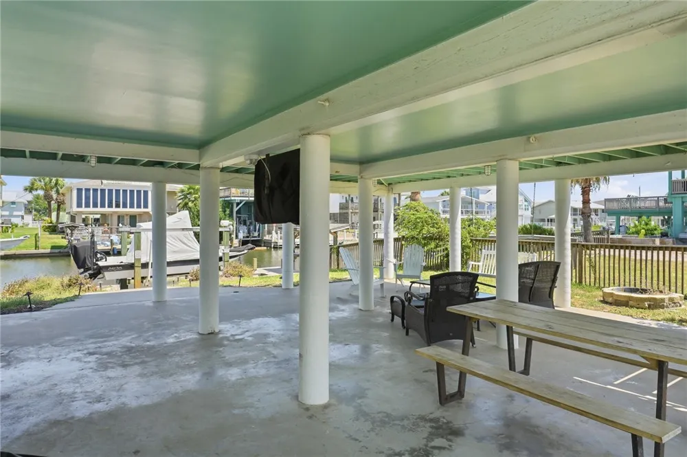 184 Port St Claire City By The Sea, TX 78336