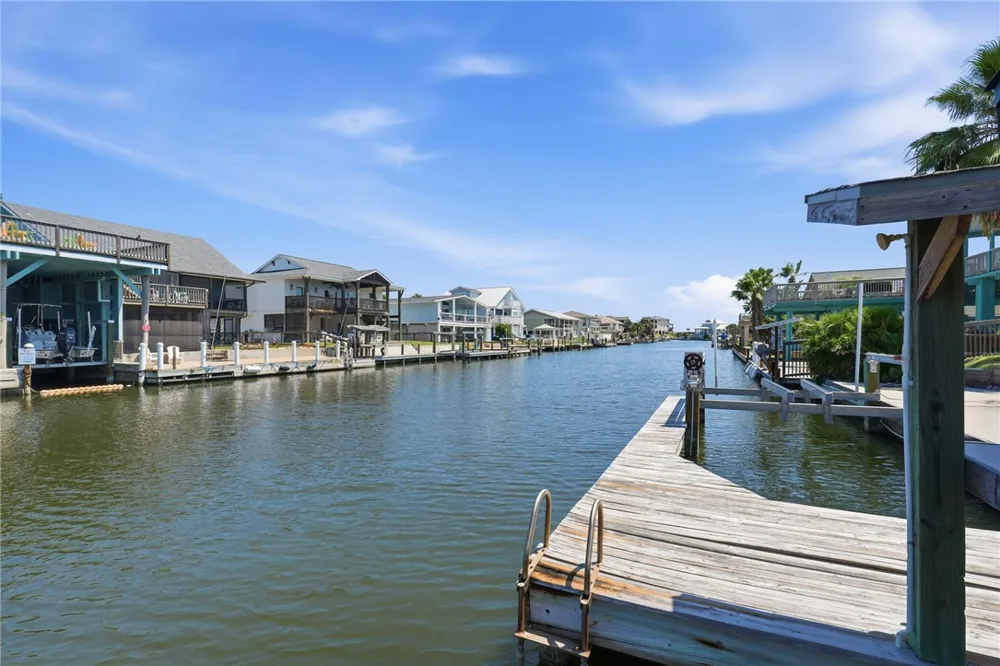 184 Port St Claire City By The Sea, TX 78336