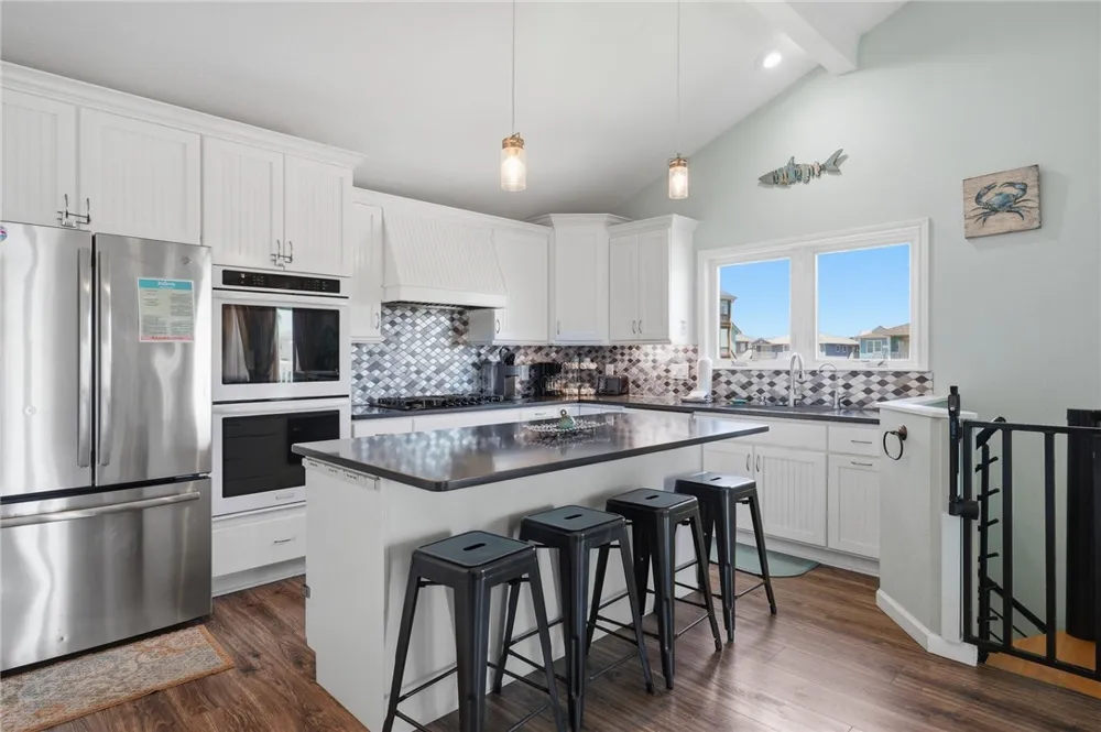 184 Port St Claire City By The Sea, TX 78336