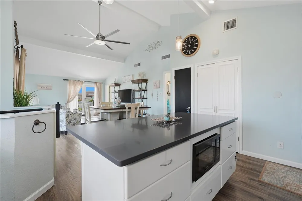 184 Port St Claire City By The Sea, TX 78336