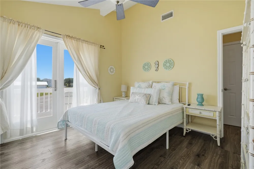 184 Port St Claire City By The Sea, TX 78336