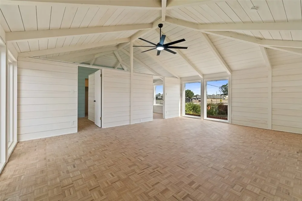 1024 E Main Street Sinton, TX 78387