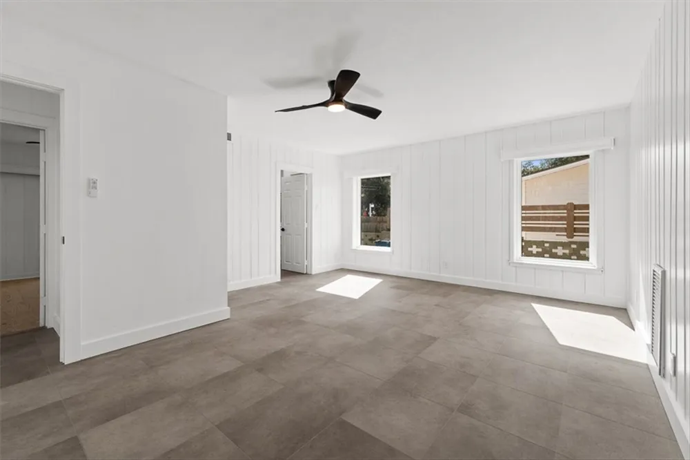 1024 E Main Street Sinton, TX 78387