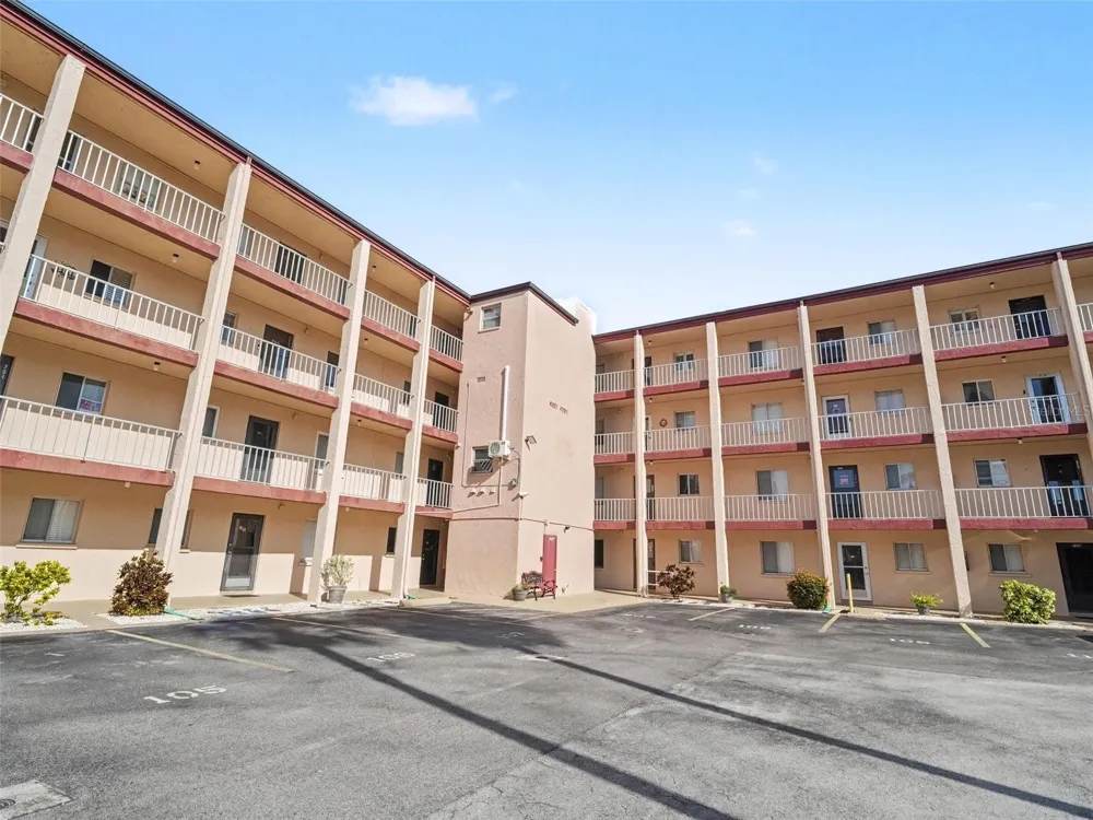 4171 HERON WAY #E309 Bradenton, FL 34205