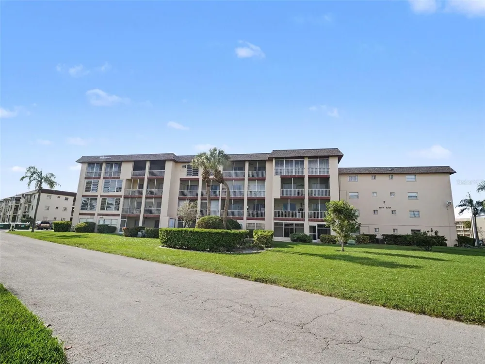 4171 HERON WAY #E309 Bradenton, FL 34205