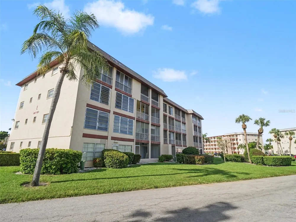 4171 HERON WAY #E309 Bradenton, FL 34205
