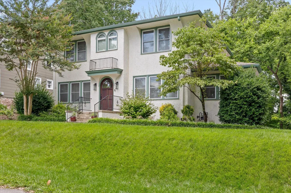 313 Crestway Drive Chattanooga, TN 37411