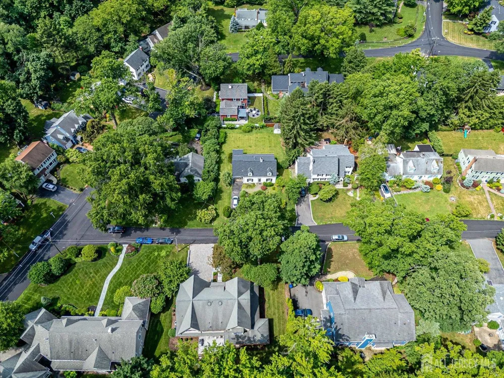 4 Edgewood Road Edison, NJ 08820