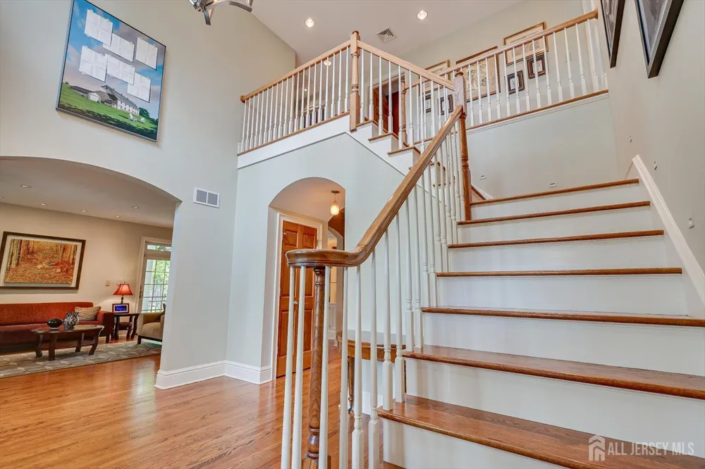 4 Edgewood Road Edison, NJ 08820