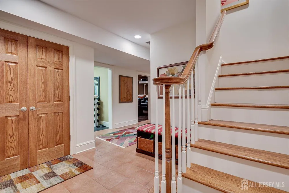 4 Edgewood Road Edison, NJ 08820
