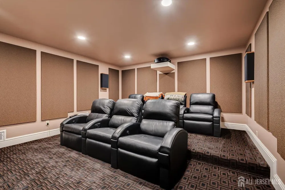 4 Edgewood Road Edison, NJ 08820