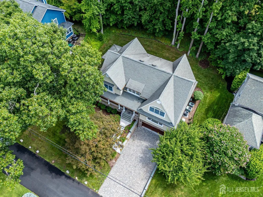 4 Edgewood Road Edison, NJ 08820