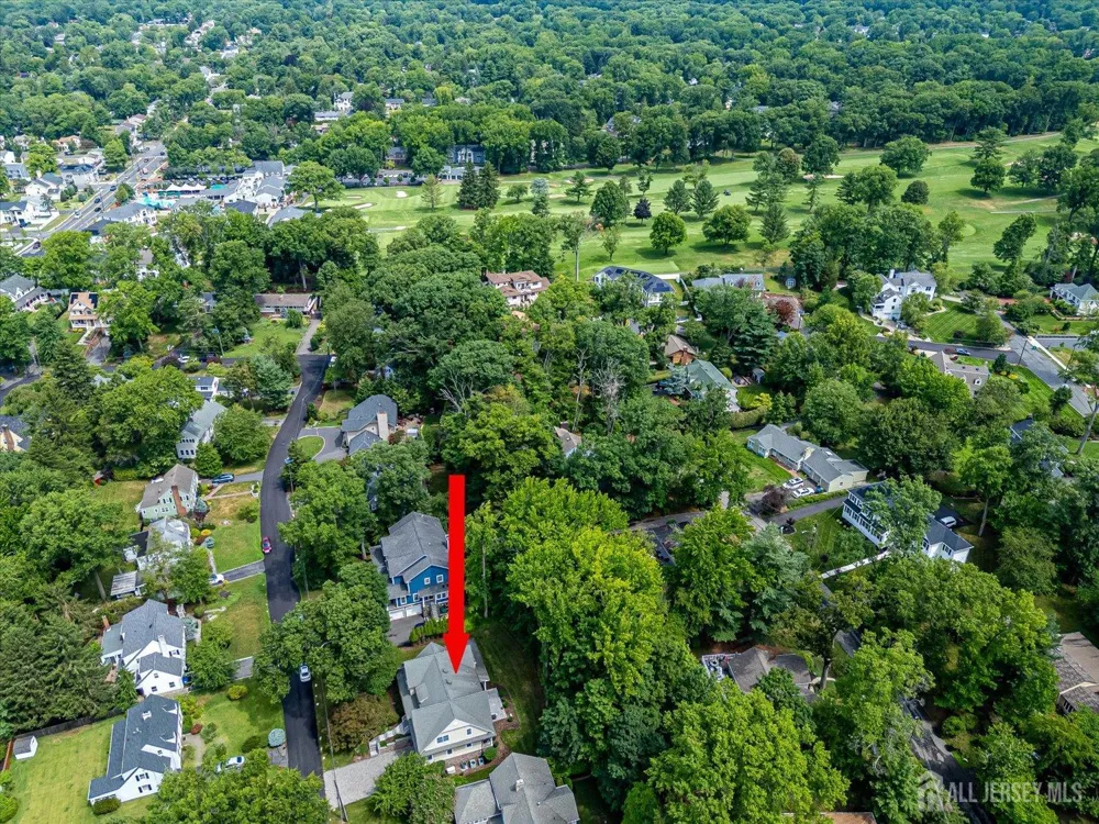 4 Edgewood Road Edison, NJ 08820