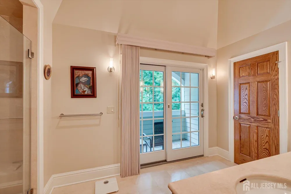4 Edgewood Road Edison, NJ 08820