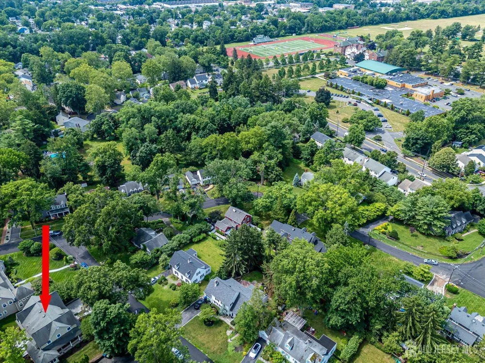 4 Edgewood Road Edison, NJ 08820
