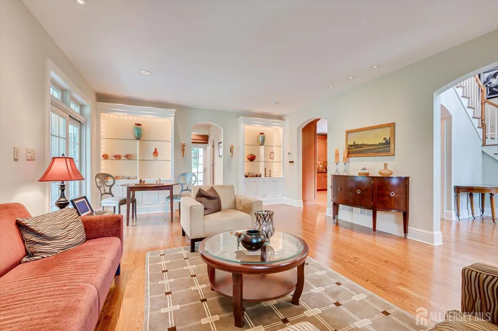 4 Edgewood Road Edison, NJ 08820