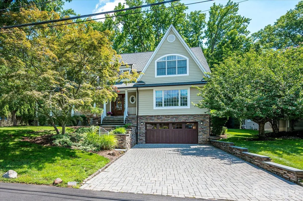 4 Edgewood Road Edison, NJ 08820