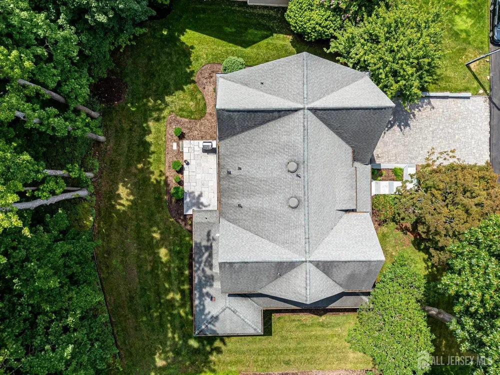 4 Edgewood Road Edison, NJ 08820