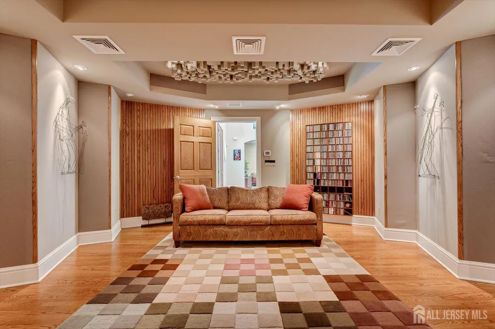 4 Edgewood Road Edison, NJ 08820
