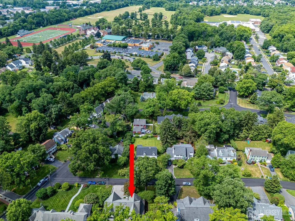 4 Edgewood Road Edison, NJ 08820