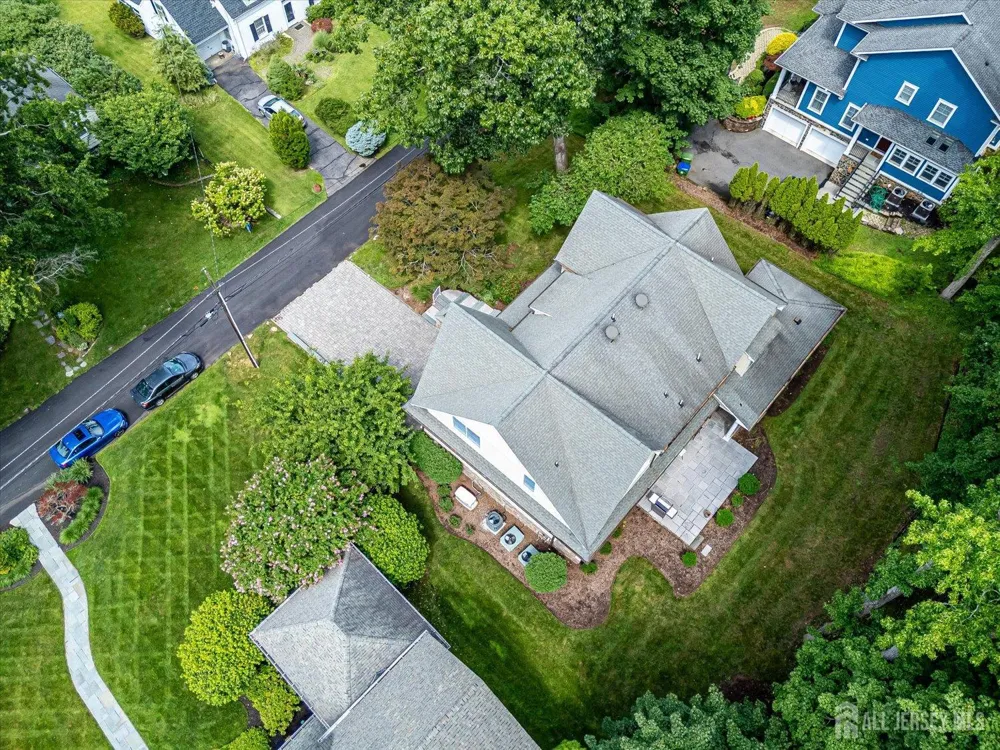 4 Edgewood Road Edison, NJ 08820