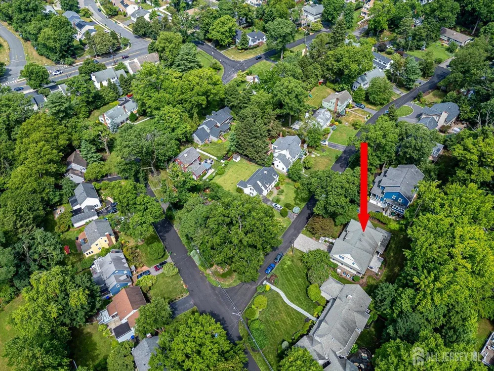 4 Edgewood Road Edison, NJ 08820