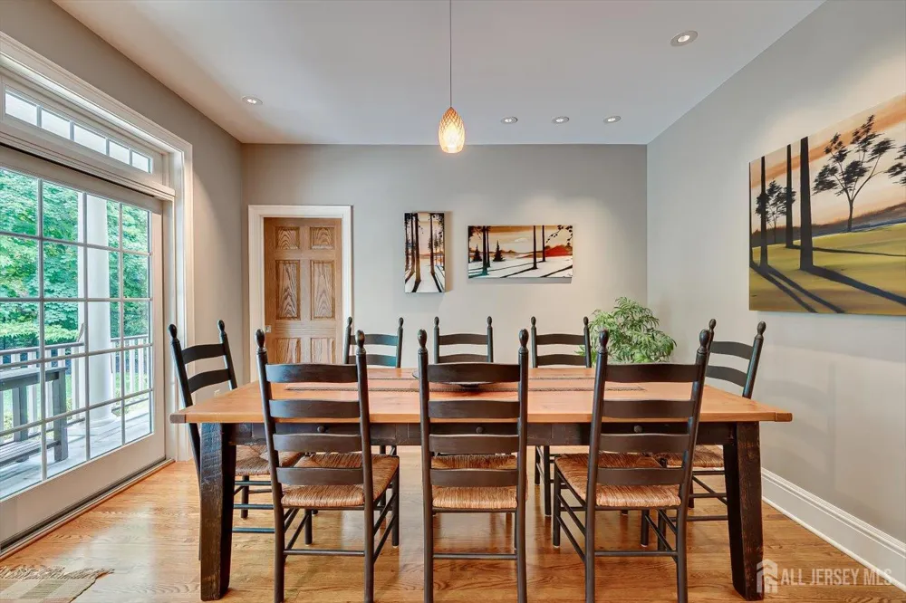 4 Edgewood Road Edison, NJ 08820
