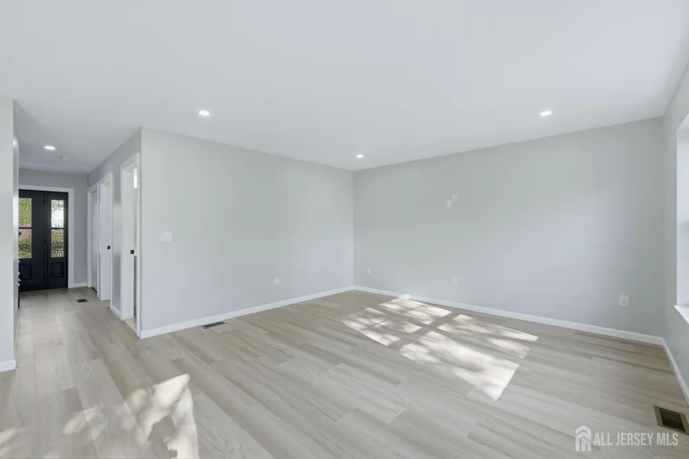 10-B Delar Parkway #B Franklin Twsp, NJ 08823