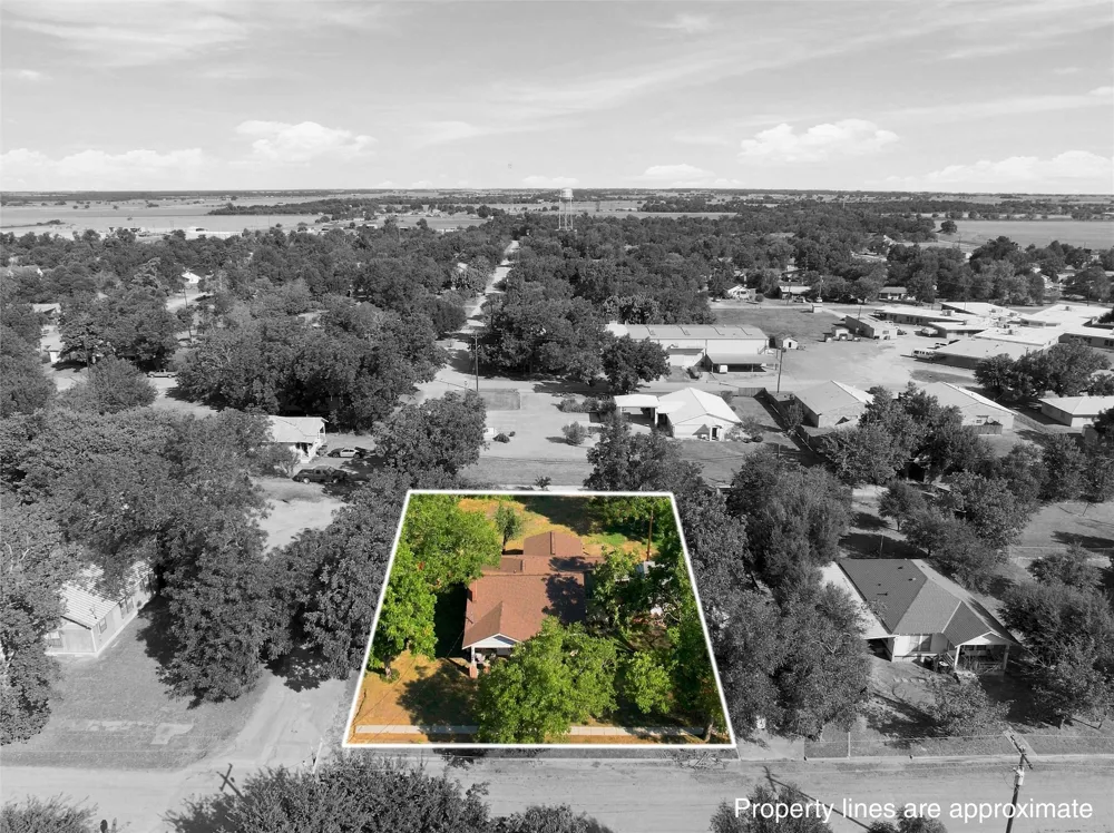 202 E Avenue E Rosebud, TX 76570