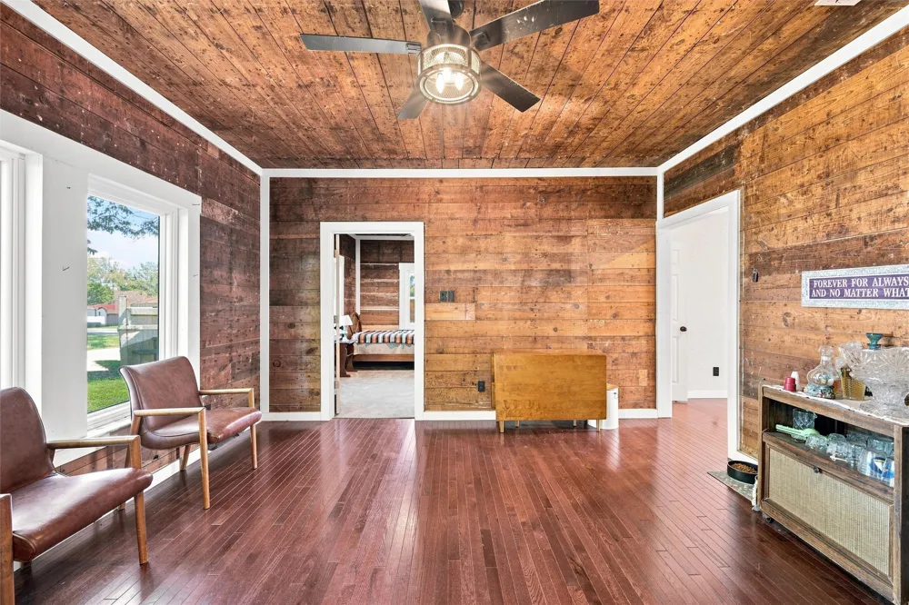 202 E Avenue E Rosebud, TX 76570