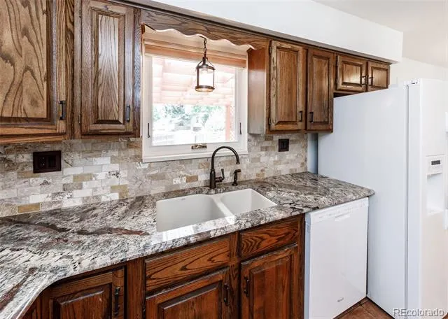 1118 Chambers Drive Colorado Springs, CO 80904