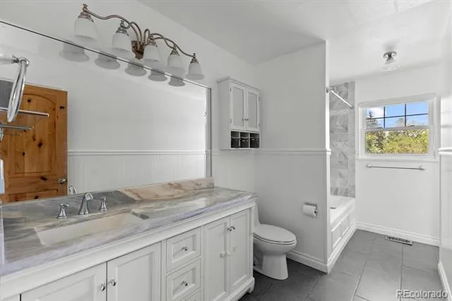 659 S Newark Court Aurora, CO 80012