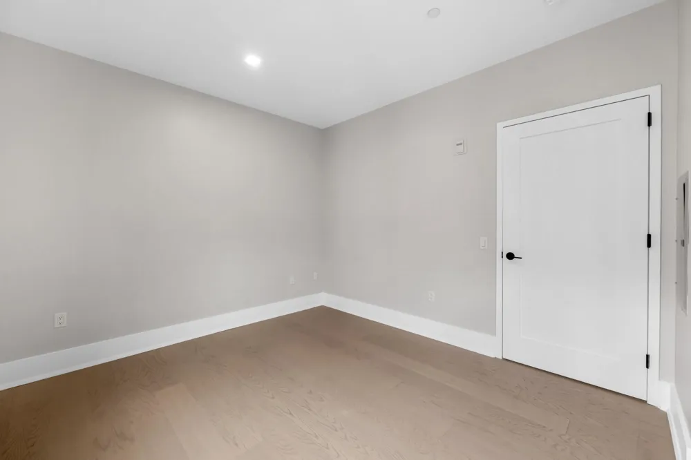 7101 RIVER RD North Bergen, NJ 07047