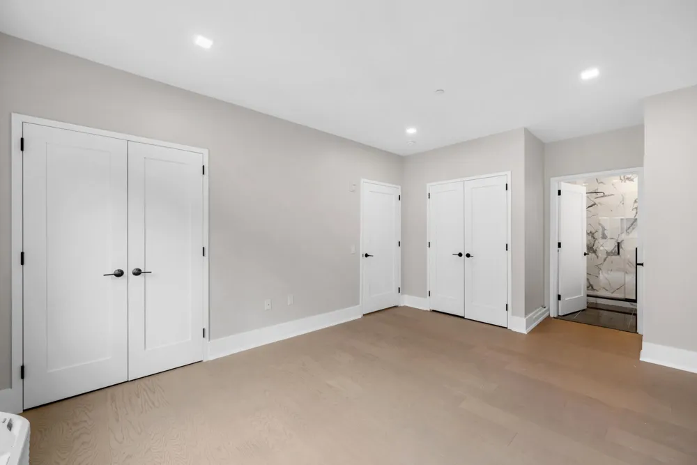 7101 RIVER RD North Bergen, NJ 07047