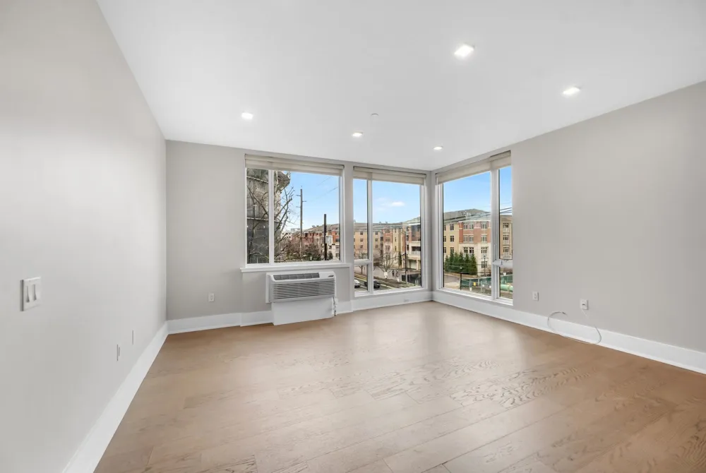 7101 RIVER RD North Bergen, NJ 07047