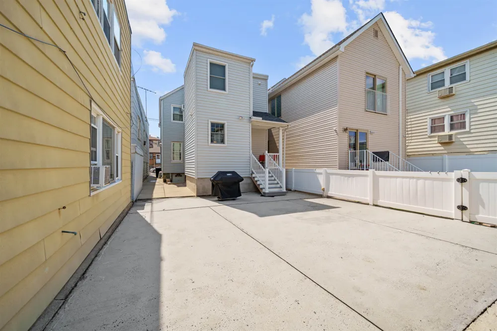 155 WEST 21ST ST Bayonne, NJ 07002