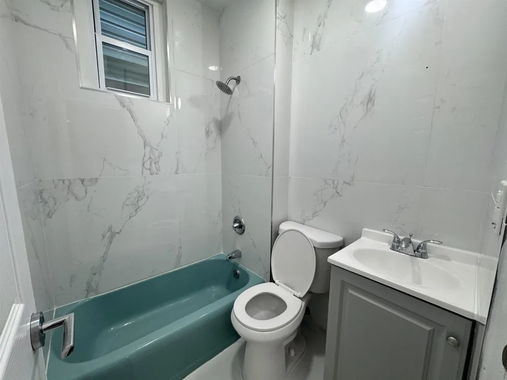 316 21ST ST Union City, NJ 07087